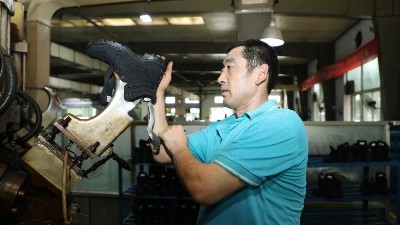 战高温、保限期!致敬高温下坚守岗位的广大职工 战高温、保限期!致敬高温下坚守岗位的广大职工